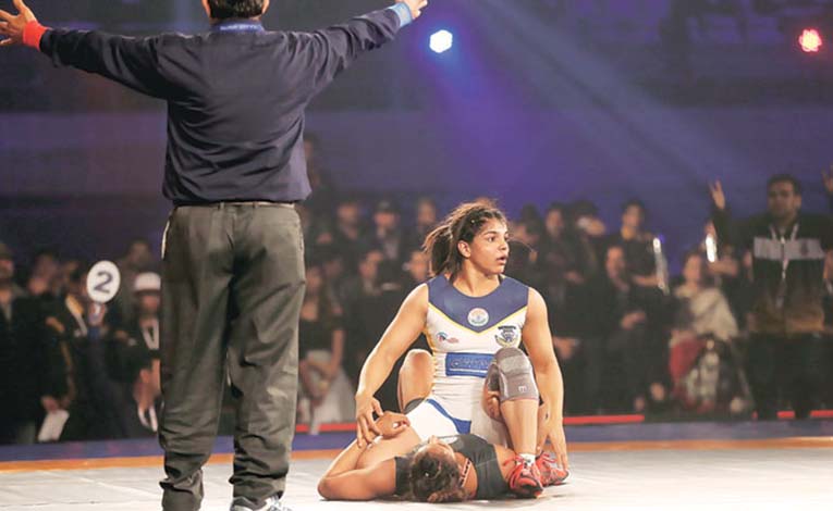 Sakshi Malik upset Geeta Phogat