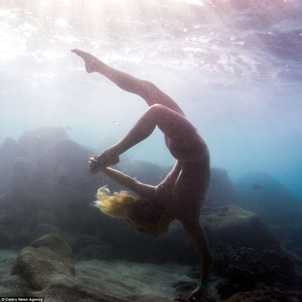 Jessica Ann says that the underwater gym pictures were very difficult to set up but, despite the logistical difficulties, she loves them all Read more: http://www.dailymail.co.uk/femail/article-3390117/Stunning-underwater-photos-model-pumping-iron-doing-aerobics-bottom-idyllic-lagoon-Hawaii.html#ixzz3whXjTsHT Follow us: @MailOnline on Twitter | DailyMail on Facebook