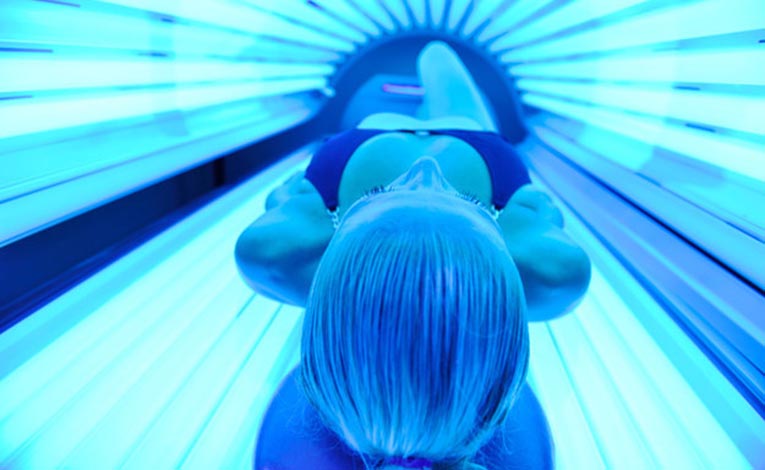 Female Bodybuilders Who Use Tanning Beds May Risk More Than Just Cancer